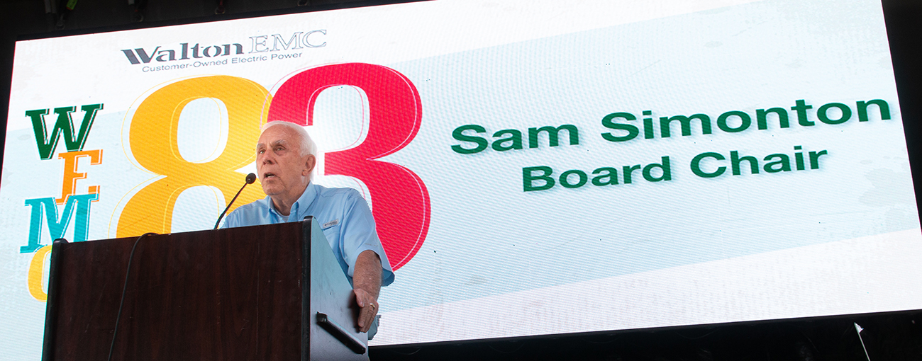 Board Chair Simonton delivering address at 2019 annual meeting